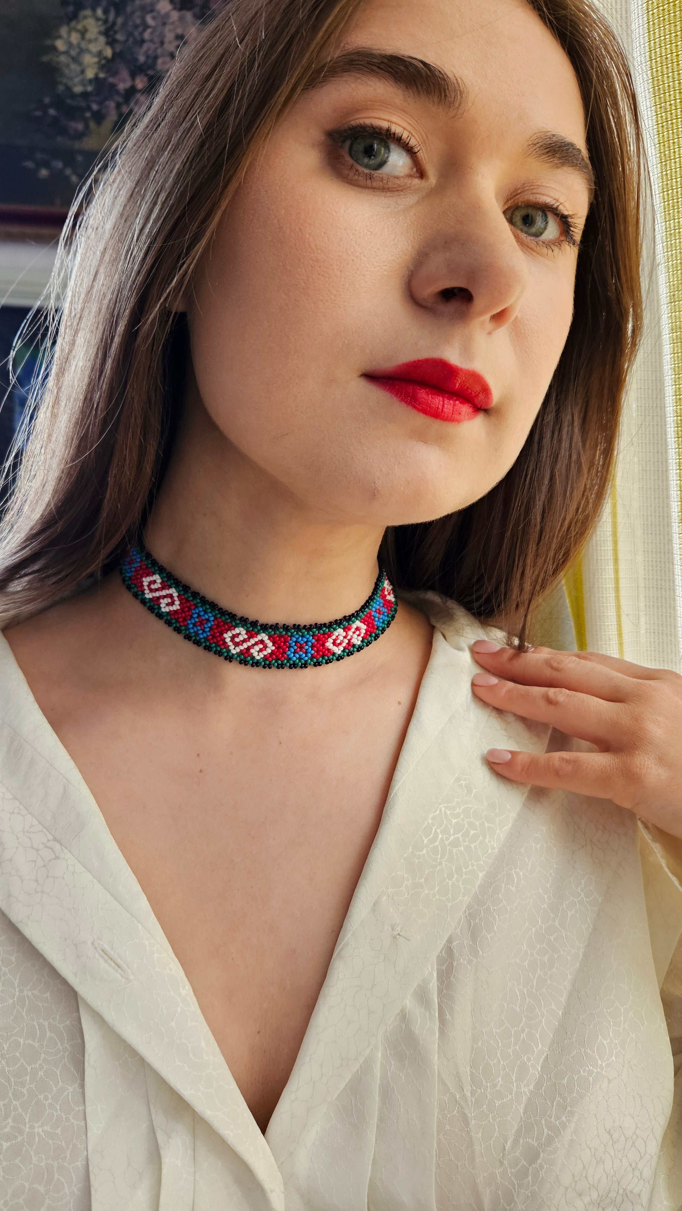 Plyn Chasu Floral Sylianka – Ukrainian Beaded Choker in Green, blue, red and white – alternate view 3
