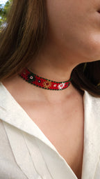 Krasa Red Floral Sylianka – Ukrainian Beaded Choker in Red, green and white – beadwork detail 1
