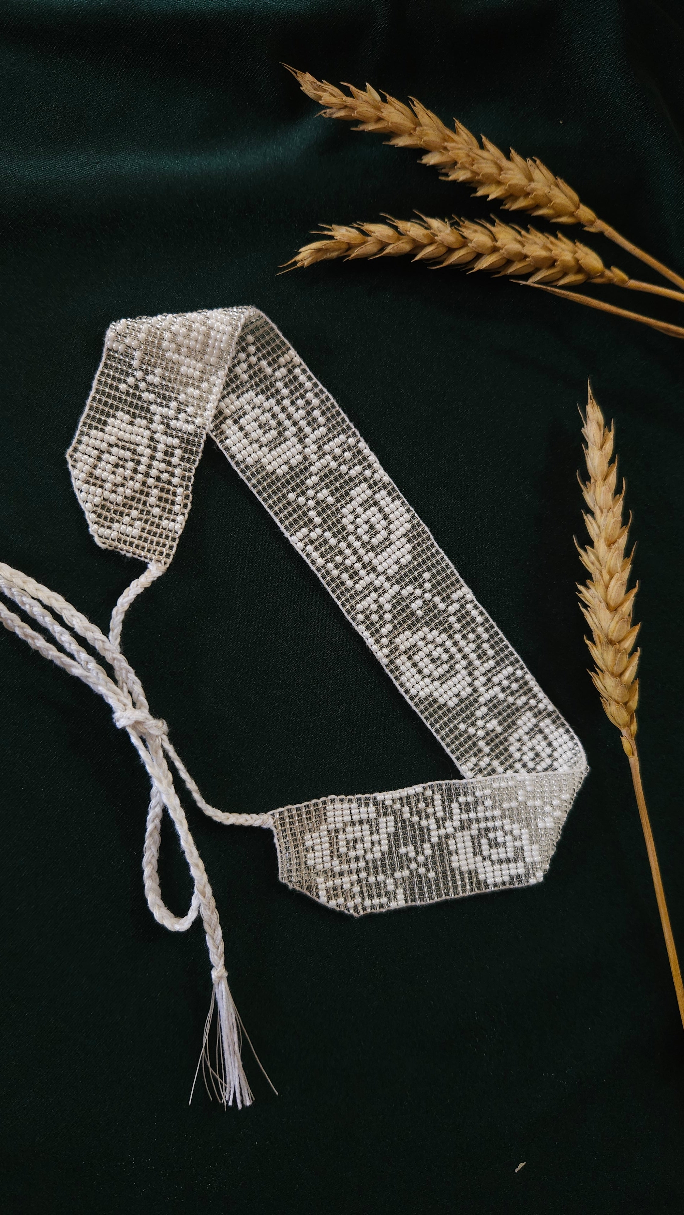 Poltava Merezhka Beaded Gerdan Choker – Ukrainian Necklace in Taupe and white – beadwork detail 3