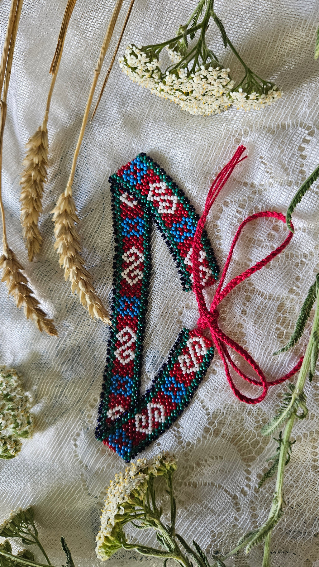 Plyn Chasu Floral Sylianka – Ukrainian Beaded Choker in Green, blue, red and white – styling view 2