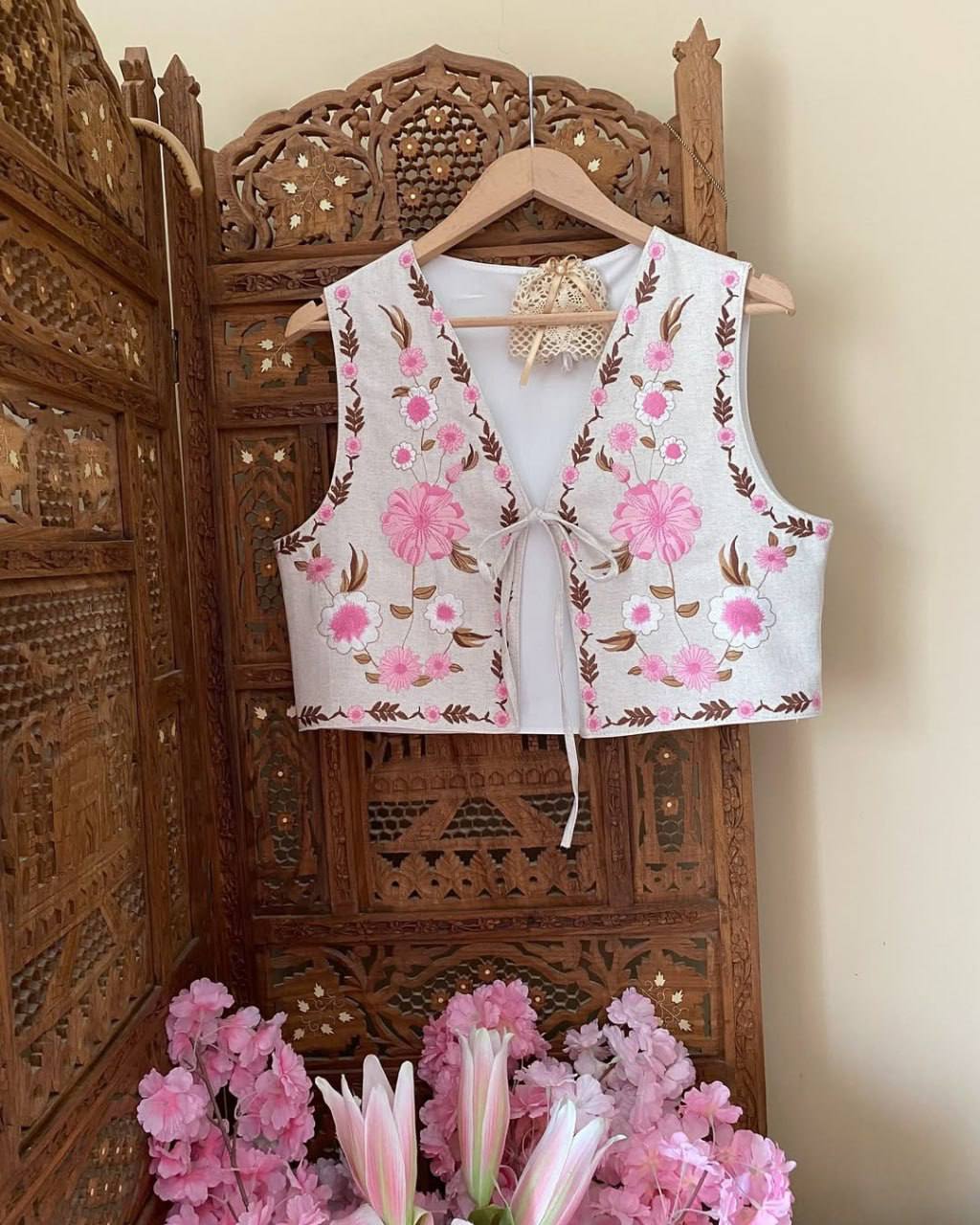 Women's Beige Embroidered Cotton Vest - Lined Vyshyvanka Style - product photo 3