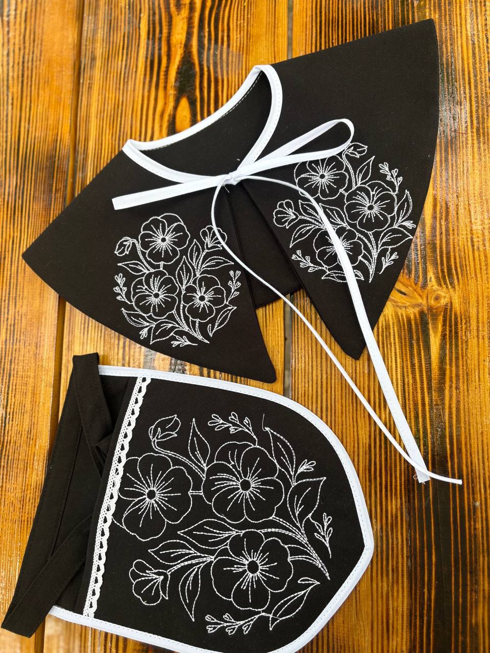 Linen Embroidered Collar and Ladunka Set - Traditional Ukrainian Accessory product photo 3