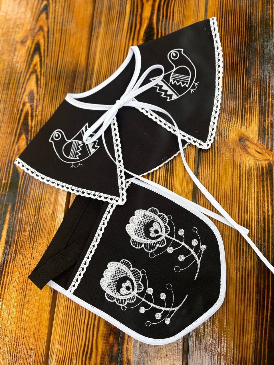 Linen Embroidered Collar and Ladunka Set - Traditional Ukrainian Accessory product photo 4