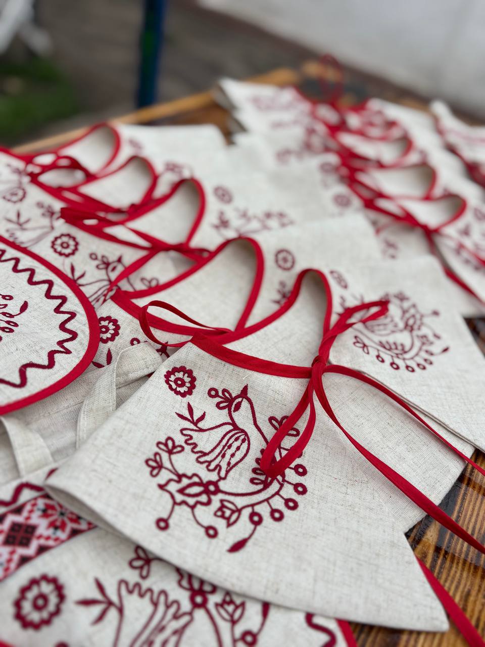 Linen Embroidered Collar and Ladunka Set - Traditional Ukrainian Accessory product photo 11